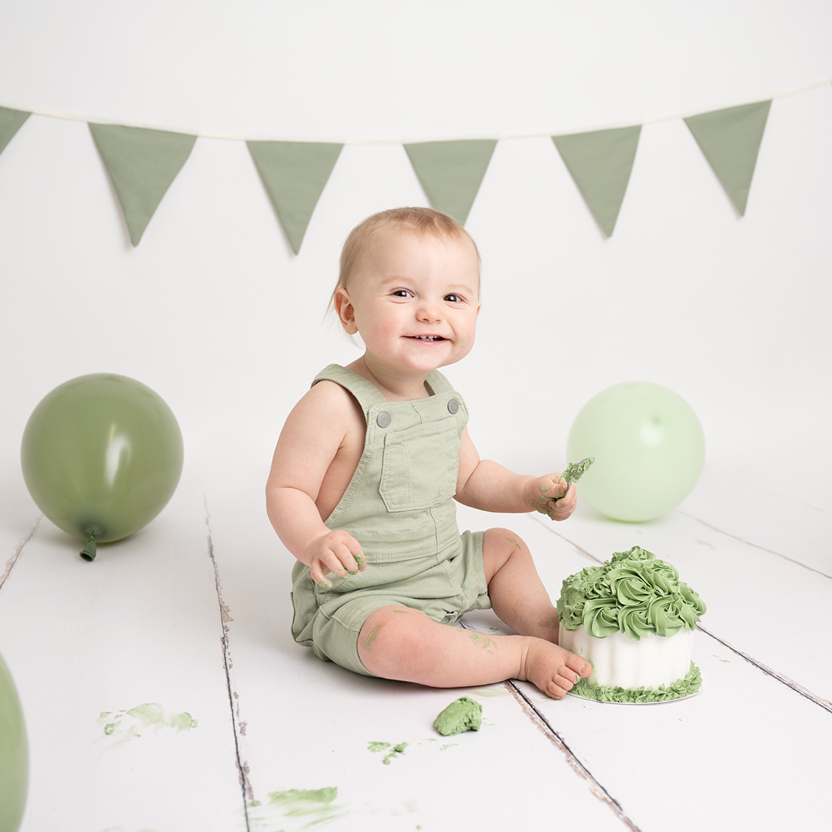 smash-the-cake-fotografering smash the cake